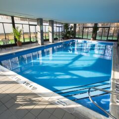Отель Holiday Inn LaGuardia Airport США, Нью-Йорк - отзывы, цены и фото номеров - забронировать отель Holiday Inn LaGuardia Airport онлайн бассейн фото 3