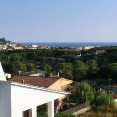 Отель Villa in Blanes - 104822 by MO Rentals Испания, Бланес - отзывы, цены и фото номеров - забронировать отель Villa in Blanes - 104822 by MO Rentals онлайн балкон