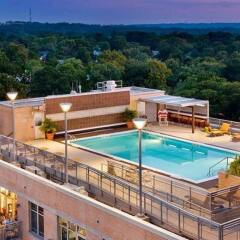 Отель Global Luxury Suites at Friendship Village США, Бейлис-Кроссроудс - отзывы, цены и фото номеров - забронировать отель Global Luxury Suites at Friendship Village онлайн балкон