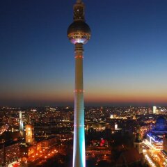 Отель easyHotel Berlin Hackescher Markt Германия, Берлин - отзывы, цены и фото номеров - забронировать отель easyHotel Berlin Hackescher Markt онлайн балкон
