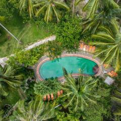 Отель Baan Mai Cottages & Restaurant бассейн
