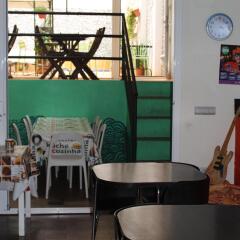 Hostel One Paralelo Барселона питание