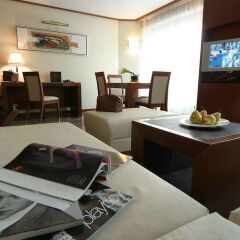 Отель Hôtel Goldstar Resort & Suites в номере