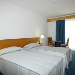 Отель Comfort Inn Ponta Delgada Португалия, Понта-Делгада - отзывы, цены и фото номеров - забронировать отель Comfort Inn Ponta Delgada онлайн комната для гостей фото 5