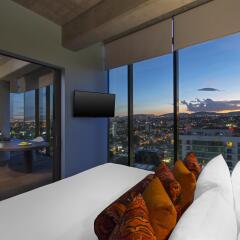 Отель Aloft Guadalajara комната для гостей