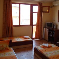 Отель Guest House Alberto Болгария, Равда - отзывы, цены и фото номеров - забронировать отель Guest House Alberto онлайн комната для гостей фото 4