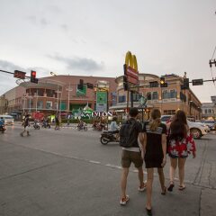 Отель Magnific Guesthouse Patong городской автобус