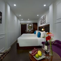 Antique Angel Hotel сейф в номере