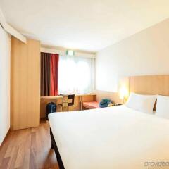 Отель ibis Warszawa Centrum Польша, Варшава - - забронировать отель ibis Warszawa Centrum, цены и фото номеров комната для гостей фото 2