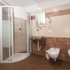 Отель Trinity Guest House Италия, Рим - отзывы, цены и фото номеров - забронировать отель Trinity Guest House онлайн ванная фото 2