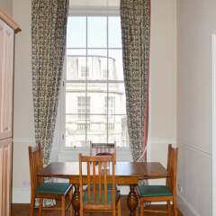 Отель 2 Bedroom Flat in Central Edinburgh Великобритания, Эдинбург - отзывы, цены и фото номеров - забронировать отель 2 Bedroom Flat in Central Edinburgh онлайн комната для гостей фото 4