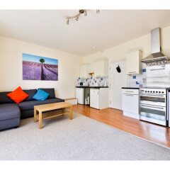 Отель Quiet Flat for 4 With Sea View in Central Brighton комната для гостей фото 2