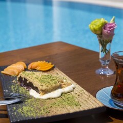 Port Alacati Hotel Чешме гостиничный бар