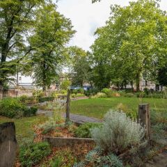 Отель Enchanting Home by Holloway Road Station фото 3