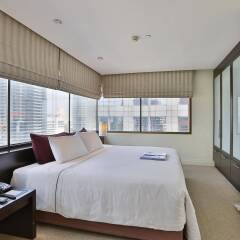 Siri Sathorn Hotel комната для гостей