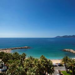 Отель Radisson Blu 1835 Hotel & Thalasso, Cannes Франция, Канны - 2 отзыва об отеле, цены и фото номеров - забронировать отель Radisson Blu 1835 Hotel & Thalasso, Cannes онлайн пляж