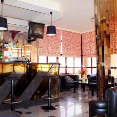 Hotel Arangues гостиничный бар