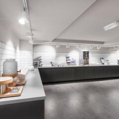 Отель A&O Frankfurt Galluswarte Германия, Франкфурт-на-Майне - 1 отзыв об отеле, цены и фото номеров - забронировать отель A&O Frankfurt Galluswarte онлайн интерьер отеля