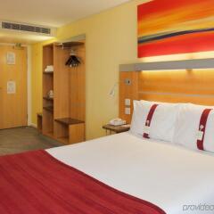Отель Holiday Inn Express London-Swiss Cottage комната для гостей фото 3