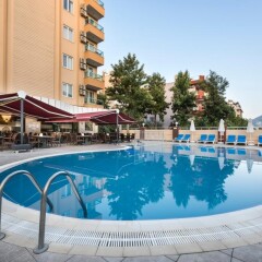 Kleopatra Tac Hotel & SPA бассейн