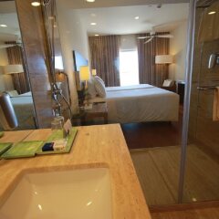 Отель Crowne Plaza Vilamoura Португалия, Виламура - 2 отзыва об отеле, цены и фото номеров - забронировать отель Crowne Plaza Vilamoura онлайн ванная