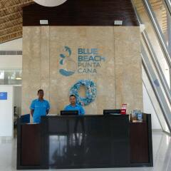 Отель Beach Front Luxury Apartment - BlueBeach Доминикана, Пунта Кана - отзывы, цены и фото номеров - забронировать отель Beach Front Luxury Apartment - BlueBeach онлайн интерьер отеля
