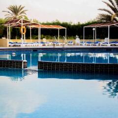 Отель Golden Beach Motel ОАЭ, Шарджа - 1 отзыв об отеле, цены и фото номеров - забронировать отель Golden Beach Motel онлайн бассейн