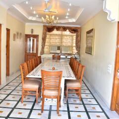 Отель Bajaj Indian Home Stay