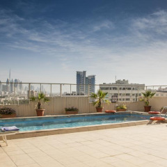 Отель Imperial Suites Hotel ОАЭ, Дубай - отзывы, цены и фото номеров - забронировать отель Imperial Suites Hotel онлайн бассейн