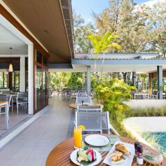 Отель Dewa Phuket Resort питание