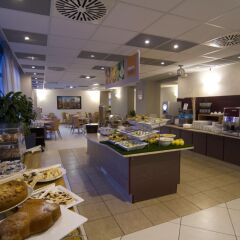 B&B Hotel Roma Tuscolana San Giovanni питание фото 2
