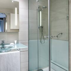 Отель AC Hotel Irla by Marriott Испания, Барселона - отзывы, цены и фото номеров - забронировать отель AC Hotel Irla by Marriott онлайн ванная