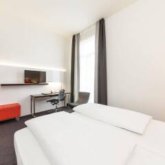 Select Hotel Berlin The Wall балкон
