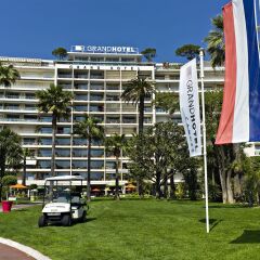 Le Grand Hotel Cannes парковка