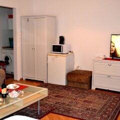 Апартаменты West Apartments Mazowiecka 7 Варшава комната для гостей фото 5