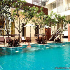 Отель FuramaXclusive Sathorn, Bangkok Бангкок бассейн фото 2