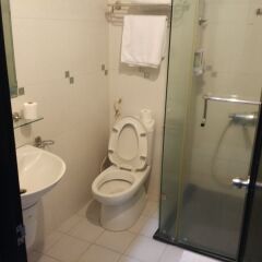 Holiday Hotel ванная