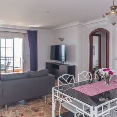 Отель Beachfront 4BR Big groups or 2 families Испания, Фуэнхирола - отзывы, цены и фото номеров - забронировать отель Beachfront 4BR Big groups or 2 families онлайн комната для гостей фото 5
