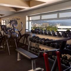 Отель SIXTY Beverly Hills фитнесс-зал фото 2