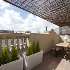 Апартаменты Serennia Apartments Ramblas-Pl.Catalunya балкон