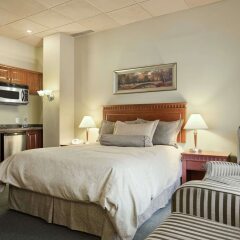 Отель Travelodge Hotel by Wyndham Montreal Centre Канада, Монреаль - отзывы, цены и фото номеров - забронировать отель Travelodge Hotel by Wyndham Montreal Centre онлайн комната для гостей фото 3