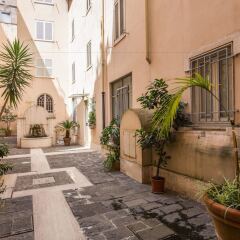 Апартаменты Elegant Apartment Behind The Colosseum Рим фото 3