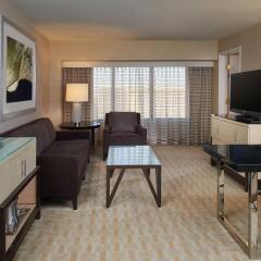 Отель Hilton Los Angeles Airport США, Лос-Анджелес - 10 отзывов об отеле, цены и фото номеров - забронировать отель Hilton Los Angeles Airport онлайн комната для гостей фото 5