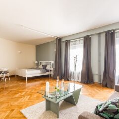 Гостиница Big Italy Apartment 200m2 в Санкт-Петербурге отзывы, цены и фото номеров - забронировать гостиницу Big Italy Apartment 200m2 онлайн Санкт-Петербург комната для гостей фото 2
