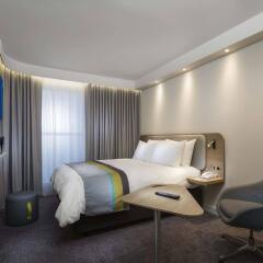 Отель Holiday Inn Express Hamburg - City Hauptbahnhof Германия, Гамбург - отзывы, цены и фото номеров - забронировать отель Holiday Inn Express Hamburg - City Hauptbahnhof онлайн комната для гостей фото 5