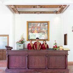 Отель Royal Lanta Resort & Spa интерьер отеля
