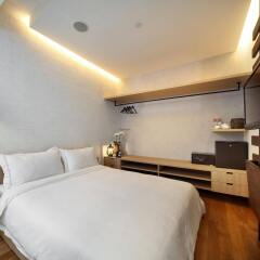 Hotel Clover 769 North Bridge Road сейф в номере