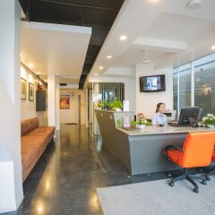 The Front Hotel and Apartment интерьер отеля