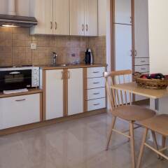 Апартаменты Krouzeri Beach Apartments в номере