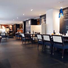 Hotel Beauchamps гостиничный бар
